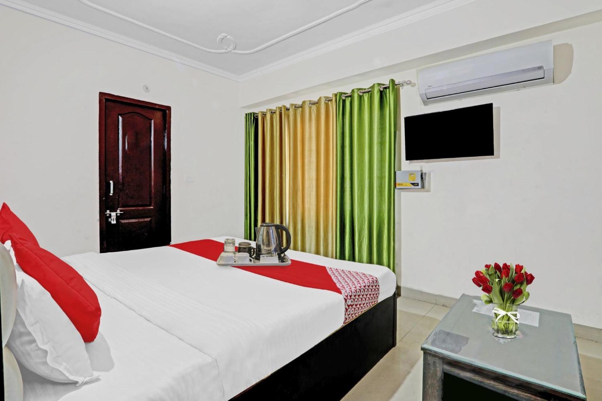 Hotel O J.D Palace Chinhat Dış mekan fotoğraf