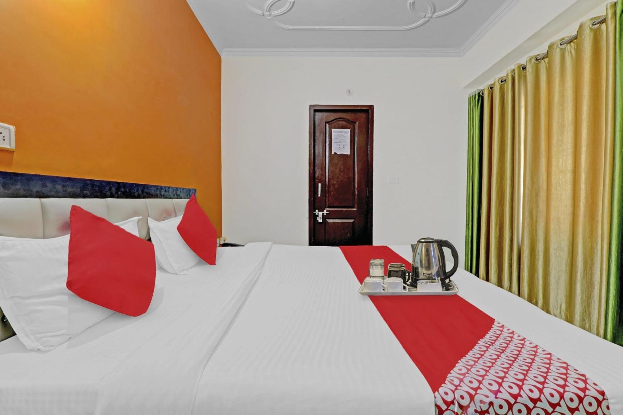 Hotel O J.D Palace Chinhat Dış mekan fotoğraf