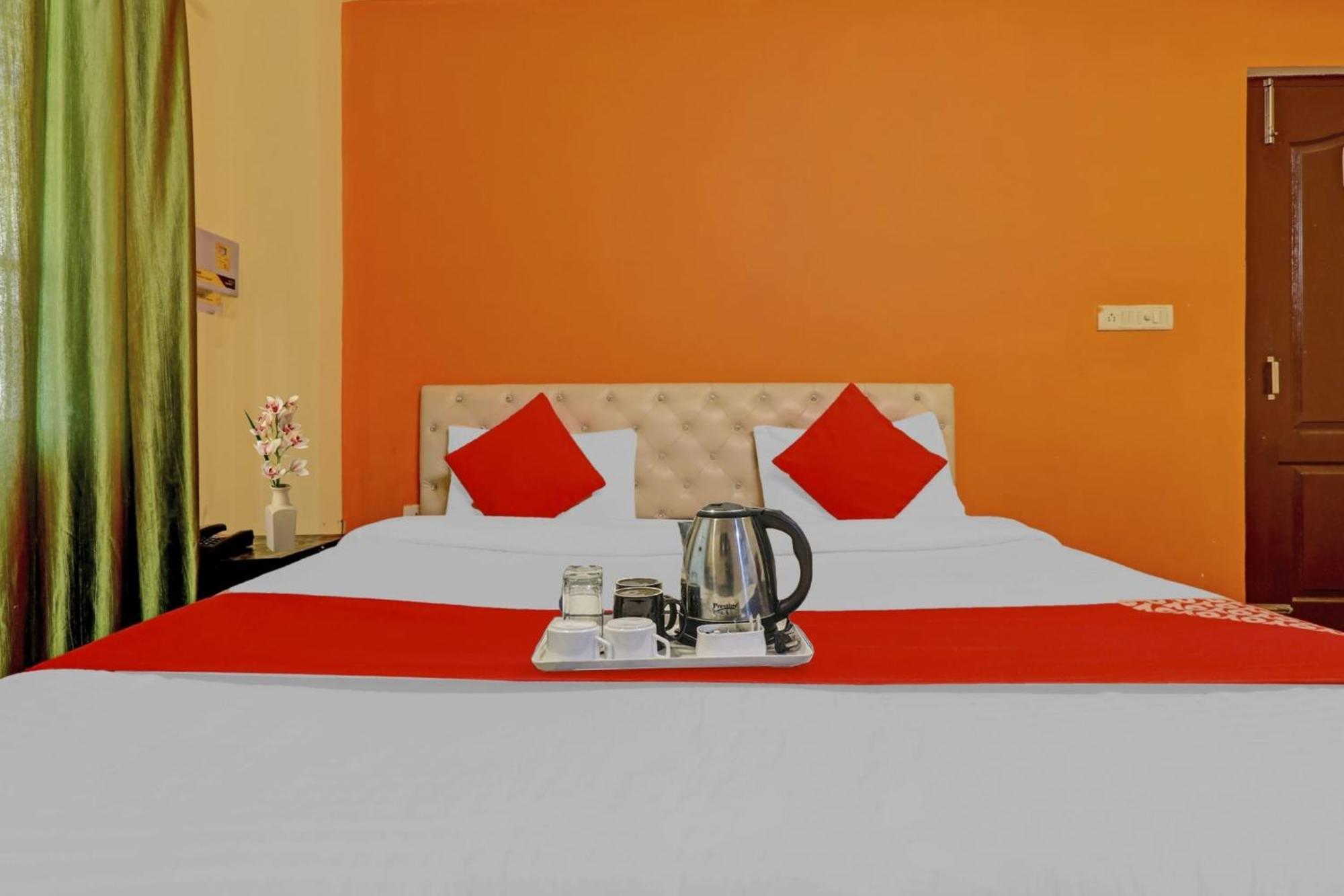 Hotel O J.D Palace Chinhat Dış mekan fotoğraf