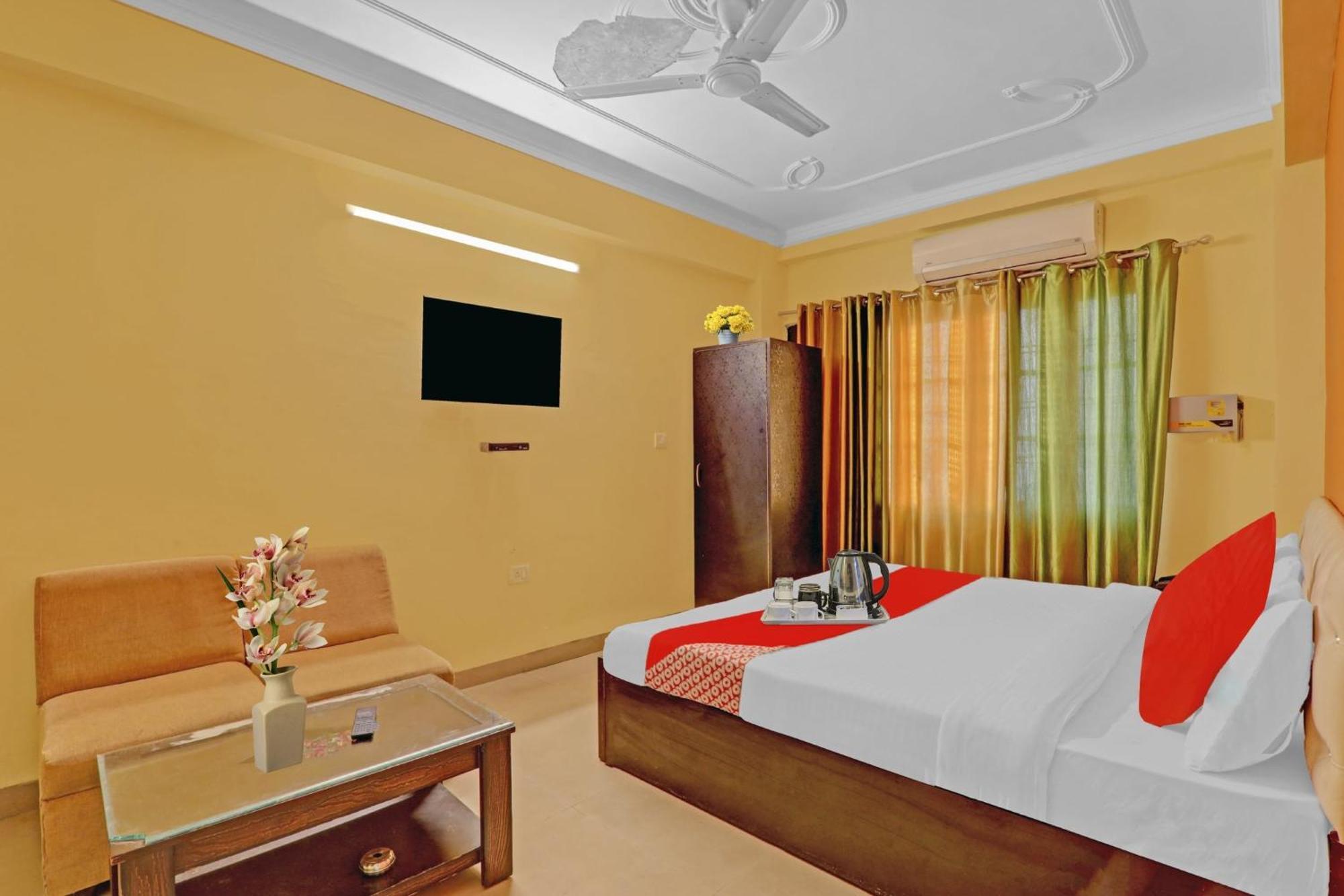 Hotel O J.D Palace Chinhat Dış mekan fotoğraf